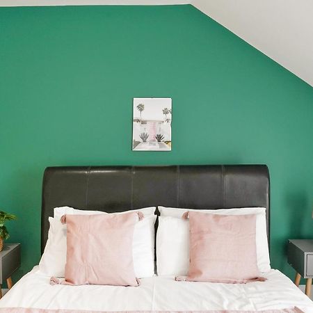 Lovely 4 Bed With Ensuite Free Wifi Off Street Parking In Sutton Morden  Ngoại thất bức ảnh