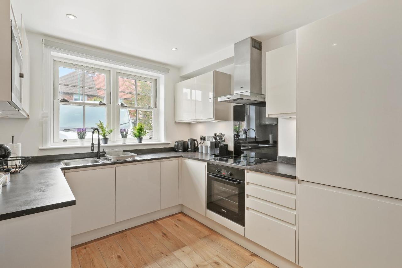 Lovely 4 Bed With Ensuite Free Wifi Off Street Parking In Sutton Morden  Ngoại thất bức ảnh