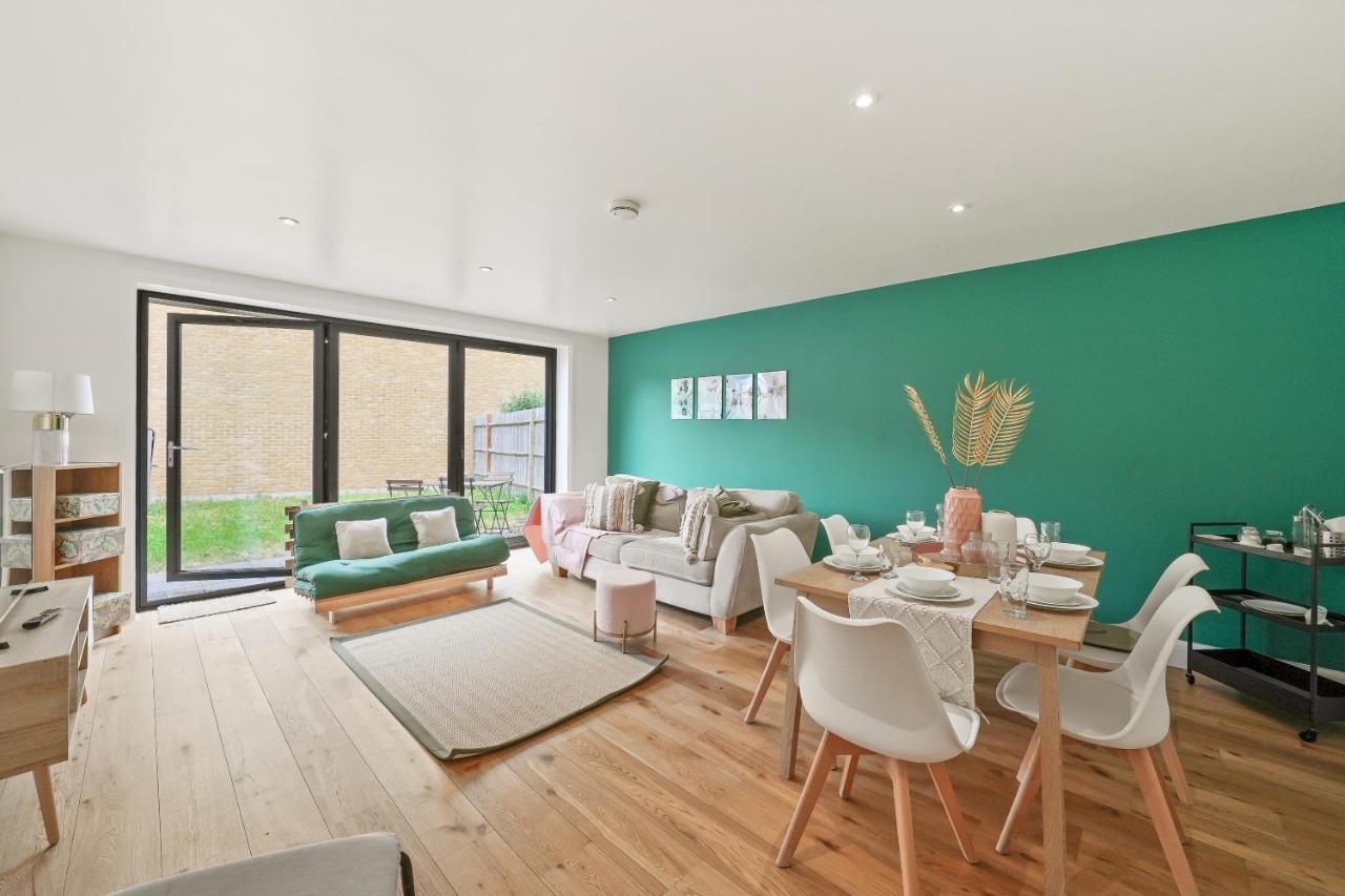 Lovely 4 Bed With Ensuite Free Wifi Off Street Parking In Sutton Morden  Ngoại thất bức ảnh