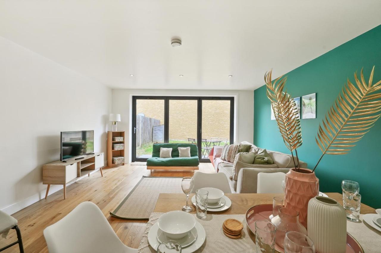 Lovely 4 Bed With Ensuite Free Wifi Off Street Parking In Sutton Morden  Ngoại thất bức ảnh